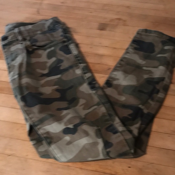 Levi’s boys super skinny jeans size 12 26”x26.5” military Camo green 510 worn 1x - Picture 2 of 7